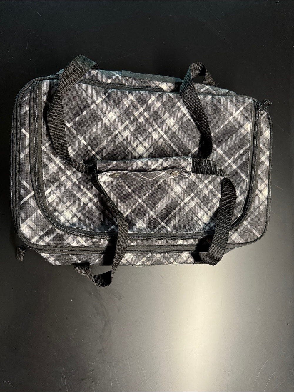 thirty- One Casserole Carry All - Gray and Black Plaid - Like New Condition